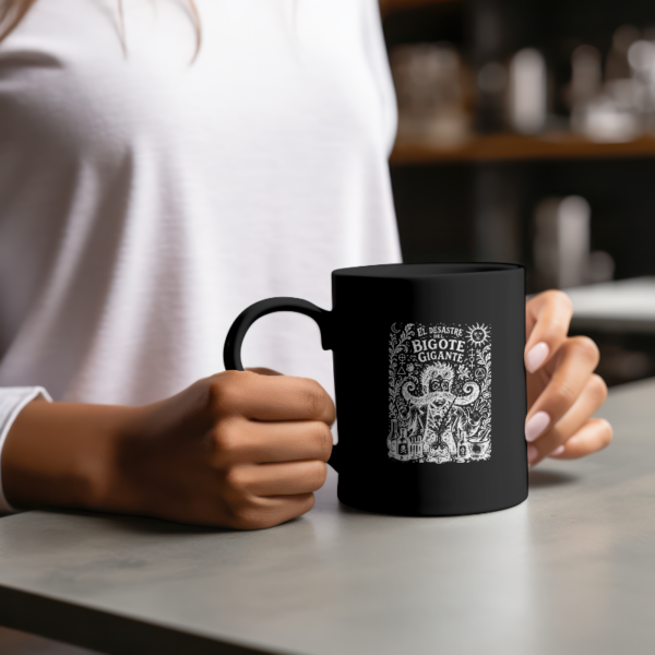 Taza "El Desastre del Bigote Gigante" - Negro